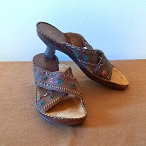 Nurture Leather Sandals Woven Cross Strap 8 1/2M Heel